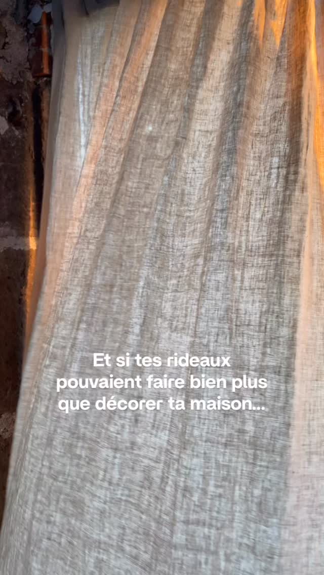 Ce n’est pas seulement un rideau…
C’est une expérience sur mesure, pensée pour toi ✨.
Chaque rideau en lin devient un lien qui invite à se poser, qui crée des pièces où l’on se sent bien.
Allier sensibilité et savoir-faire… c’est ma manière d’imaginer ton intérieur, afin qu’il reflète à la fois tes envies et tes besoins tout en créant des espaces harmonieux.
Si tu veux que ton intérieur reflète harmonie et sérénité… parlons-en 💬
#rideauxlin #linlavé #confectionsurmesure #décopoétique #intérieurlumineux #artisanatbelge #décoauthentique #universensible #faitmainavecamour #maisonapaisante #rideausurmesure #surmesure