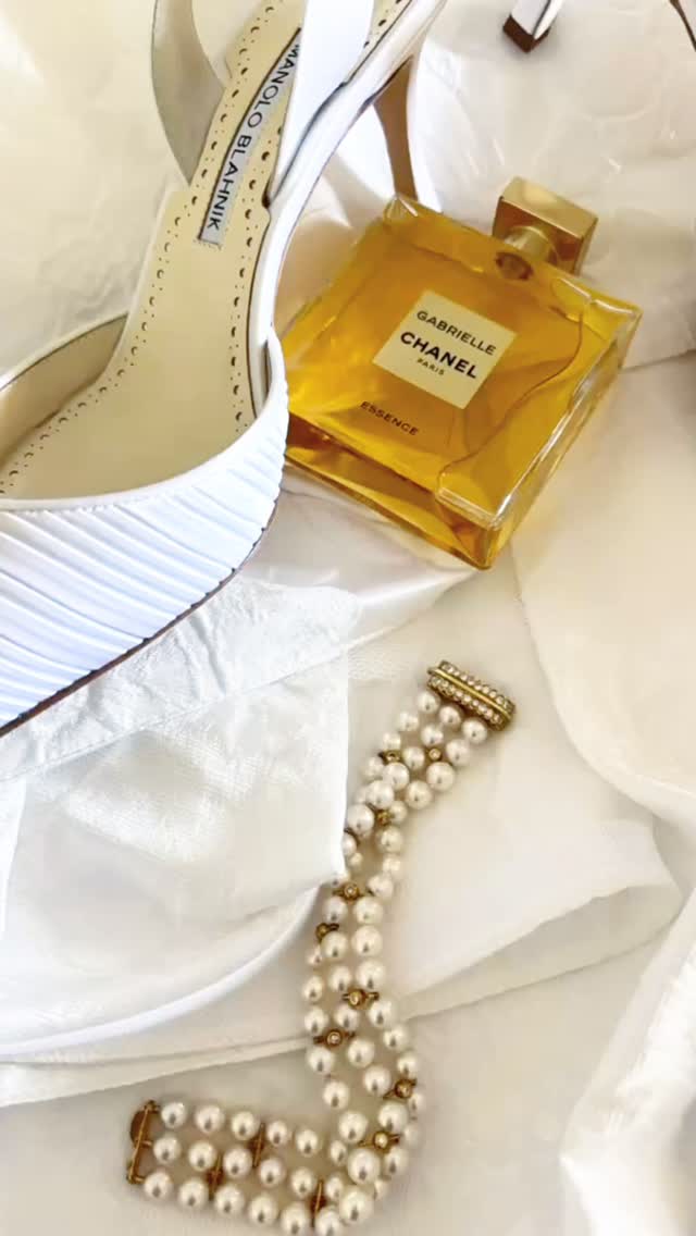 A behind the scenes look at Gabby + Brent’s Wedding Day.
It was an honor to be a part of 🤍
@gabbihazman @brenthazman
@emilypradaphoto @danielevents @ccatmirasol @pninatornai