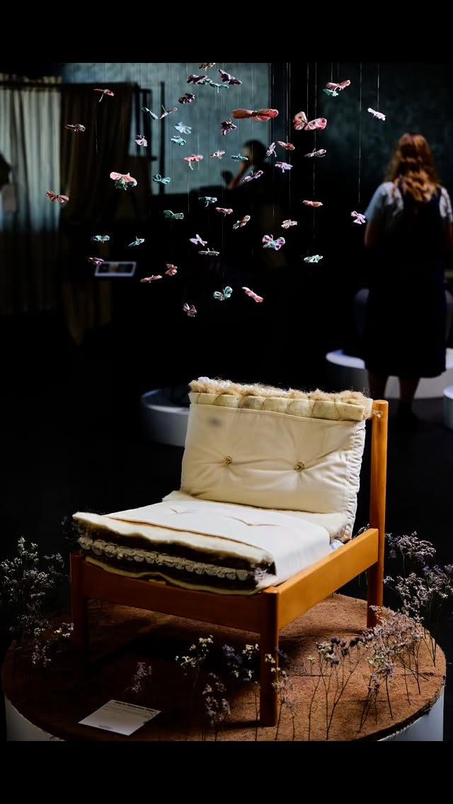 Up a ladder (@jlittlehalesdesign not me, I just had the scissors) and talking natural fibres and butterflies at the 2025 Future Fabrics Expo event which I just love! @thesustainableangle thank you for the pretty photo and for the chance to talk nettle, hemp, kapok, flax, coir, wool…… I’ll be bringing some of my samples and maybe a pretty chair to the @festivalofupholstery on 11 October and I think today might be the last day to book!
#upholstery #madeinengland #sustainablefurniture #naturalfibres #festivalofupholstery