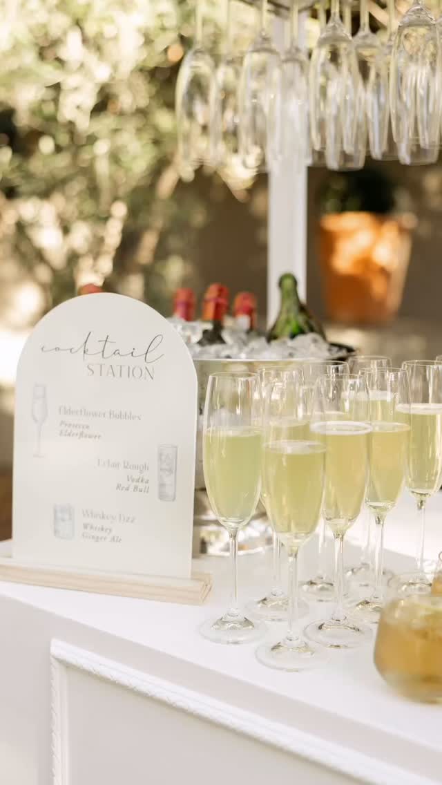 Cocktail hour- drinks done right…
A thoughtful variety is key, not every drink under the sun!
A signature cocktail or two alongside wine and beers = 👌🏼
We love tequila cocktails! What’s your favourite?
#oliverock #outdoorwedding #gardenwedding #fairylights #destinationwedding #mountainwedding
@fabulousfusionsoulfulspaces
@olive_rock_venue
@janeulla_photography
@southernsound_cpt
@baie_goeters
@xleventscapetown
@saweddings
@pinkbooksa_
@tulbagh