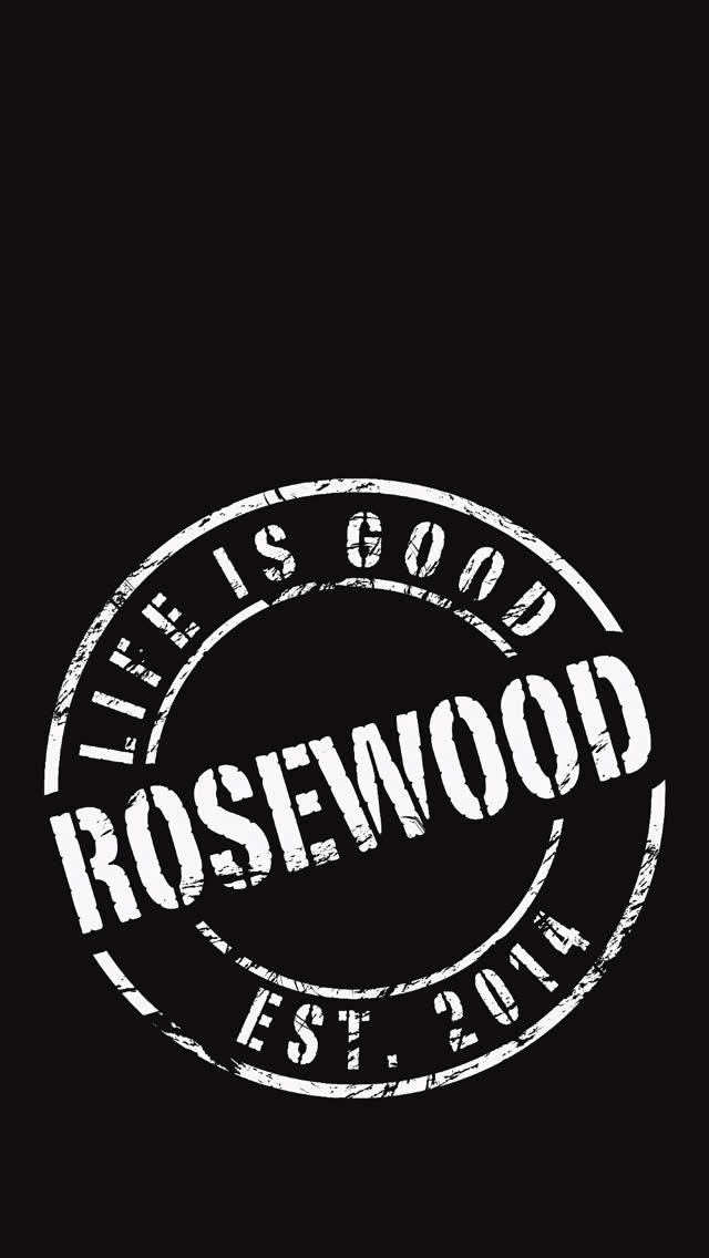 Weiter gehts mit Fragen, die uns nie gestellt wurden und wahrscheinlich auch niemanden interessieren… Trotzdem beantwortet @southmariano heute eine dieser Fragen… 🙃
#lifeisgoodwithrosewood #swissmusic #musicfromswitzerland #americana #countrymusic #superkräfte #love #respect #tolerance #loresto