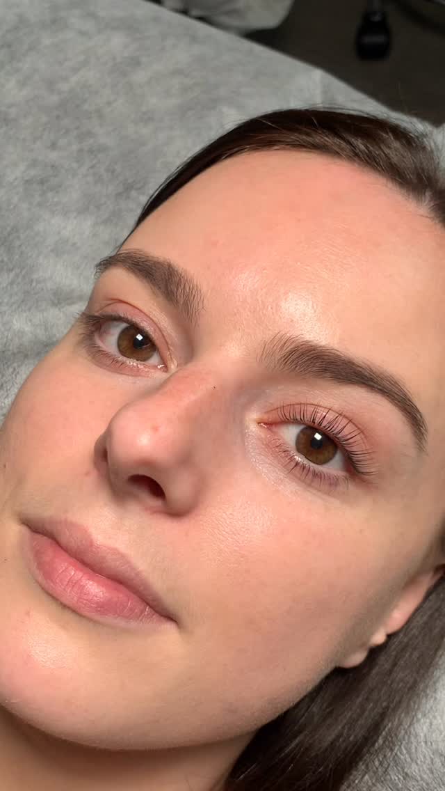 The difference in both eyes ✨
Us lash artists are they obsessed with lash lifting that’s for sure!!!