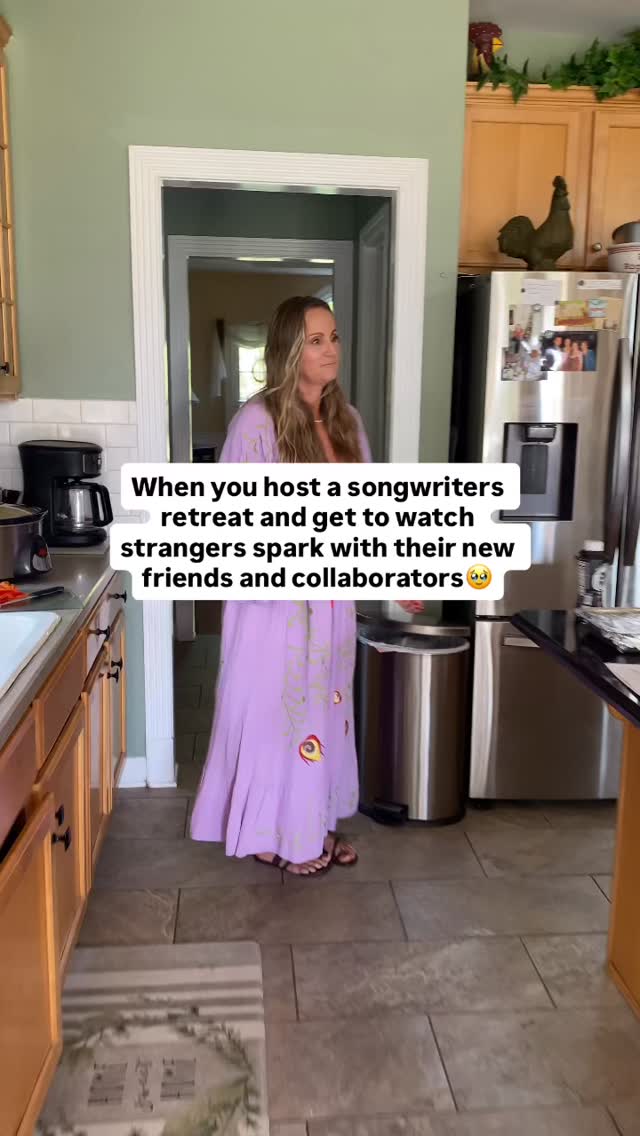 Here we gooooooo! What an eclectic group of voices we have gathered this year @stonemeadowretreat . We were already wowed hearing each songwriter share one of their originals with us. @christawellsmusic also had the best laugh she’s had in years😆 Cannot wait to hear the songs that get written tomorrow! 🎵
#stonemeadowretreat #songwriterretreat