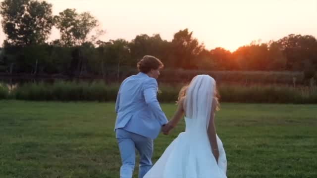 Full Video Coming Tomorrow! A special day to remember. | Looking for a videographer for your wedding day? Send me a DM or use the link to my website in my bio! I travel! @dynamovideography
#weddingvideo #weddingvideographer #weddingvideography #weddingfilm #weddingmoments #weddingvideos #okcwedding #oklahomawedding #weddingshoot