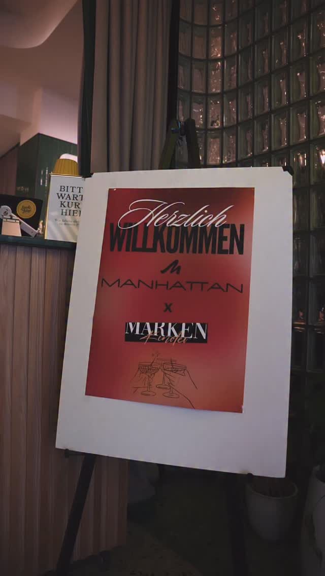 Wir durften erneut ein Influencer-Event für @manhattancosmetics umsetzen.
Was für ein Abend!
Dinner bei @jim_and_june
Fahrt in der Limousine zur @lanxessarena
Coole Drinks & die neuesten Produkte von Manhattan
Live-Konzert von @ayliva
Exklusive Goodie Bags zum Abschluss
Wir sind überwältigt von der positiven Resonanz 🙏 Danke an Manhattan Cosmetics für das Vertrauen.