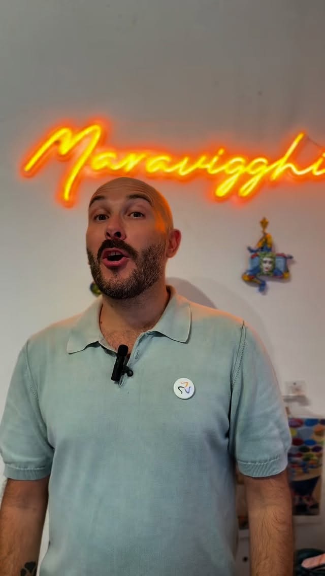 ✨ “Comu veni si cunta” - Maravigghia Talks!
Direttamente dal Maravigghia Hub, nasce il podcast per dar voce ad ospiti, storie e visioni sul futuro della nostra amata Sicilia ☀️ .
📌 Ogni settimana nuove prospettive, tra incontri e racconti, disponibili sui nostri canali social, su YouTube e Spotify.
🎙️ Presto in arrivo la puntata pilota, stay tuned!
#Maravigghia #ComuVeniSiCunta #MaravigghiaTalks #Sicilia #FutureIsNow #Cultura #Community #Storie #Visioni #Podcast