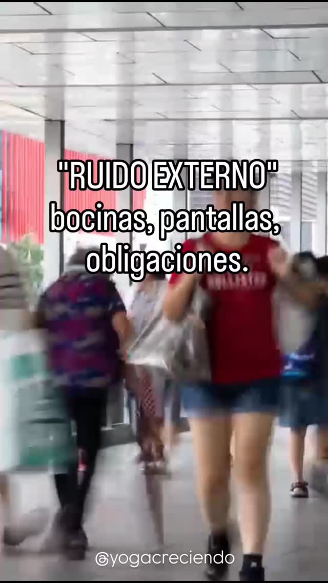 ✨ Bajá el volumen, subí la calma ✨
A veces sentimos que el día está demasiado cargado: bocinas, pantallas, obligaciones.
Y además está el ruido de adentro:
pensamientos que no paran, emociones que nos saturan.
Vivimos rodeados de ruido. Afuera y adentro. Cuando se acumula, aparece la tensión, el desorden, el cansancio.
Pero la respiración nos da una salida.
Conectarnos con ella es bajar el volumen interior. Y abrir espacio a la calma.
Recordemos: la calma ya vive en nosotros.Solo que está detrás del ruido.
¿Te sentís identificad@?
Escribime a @yogacreciendo.
Me encantaría leerte y crecer junt@s.
Namsté.
Marce
#menosruido #máscalma #respiraciónconsciente #yogapractice #yogacreciendo #pazinterior #mindfulnessenespañol #respira #yogainspiration #yogalatinoamerica #yogaparatodos #calmamental #equilibriointerior #yogacommunity #primaveraconcalma