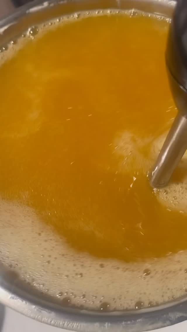 ✨ Client Spotlight ✨
We’re so proud of our esthetician partner who trusted us to create a custom butter blend designed especially for her clients with eczema. 🌿💛
Her very first batch SOLD OUT in just 8 days — and now she’s already back with her second order! That’s what happens when you pair natural ingredients with intentional care. 🧴✨
Cheers to creating products that truly make a difference and watching our clients’ businesses thrive. 💪🏾💼
#RyzeManufacturing #ClientWin #CustomBlend #EczemaCare #NaturalHealing