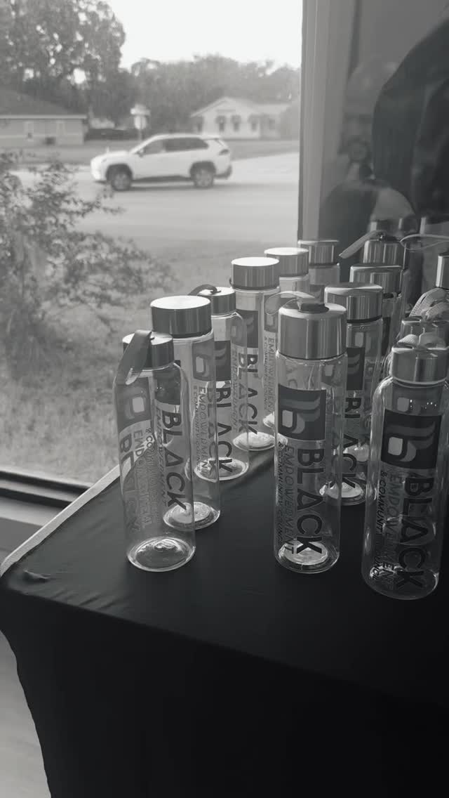 Downtown Collective tonight was🔥 The vibe was strong, the connections were real, and the culture was on full display. Shout out to @djcrider for spinning the 1’s & 2’s 🙌🏽
Don’t wait for the recap. Be in the room.
👉🏾 Visit beccouncil.org/events to lock in the next one. That’s where power moves, partnerships, and progress come together. ✊🏾🤝🏾