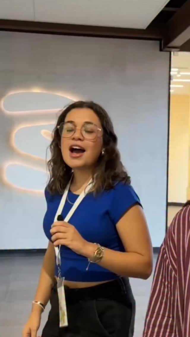 🎉 ¿Ya participaste en el giveaway de DIST Playground x Centro? 👀
👉 Aún estás a tiempo de ganar 3 meses de membresía en Centro 💪🔥
Solo tienes que:
1️⃣ Seguir a @c3ntro__ @lafigura___ y @dist.unis
2️⃣ Darle ❤️ al post del giveaway
3️⃣ Etiquetar en los comentarios a la persona con la que te irías a entrenar 🏋️♂️
⚡ Entre más etiquetas, más oportunidades tienes de ganar!!
Si eres estudiante de Diseño Gráfico de la UNIS, ¡tienes doble oportunidad de ganar! 🎨 ✨
📅 ¡Corre! El giveaway sigue abierto y tienes hasta el jueves 25 para participar.
muy pronto conoceremos al ganador!!