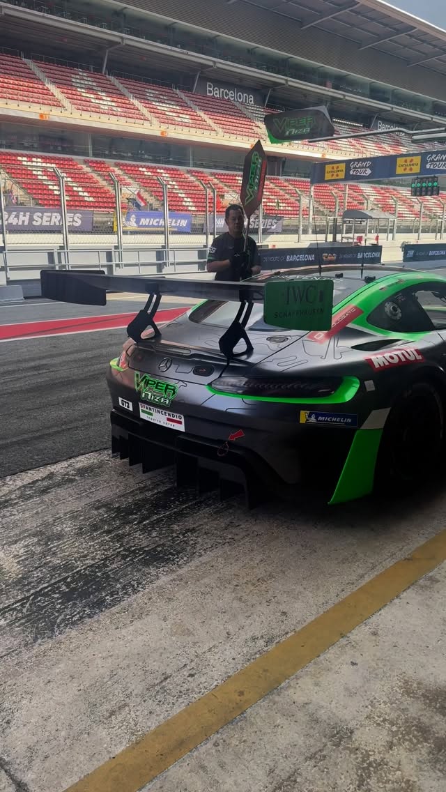 Day 1 Testing at Barcelona🏎️🏎️🏎️
#mercedesamg #gt3 #barcelona #racing