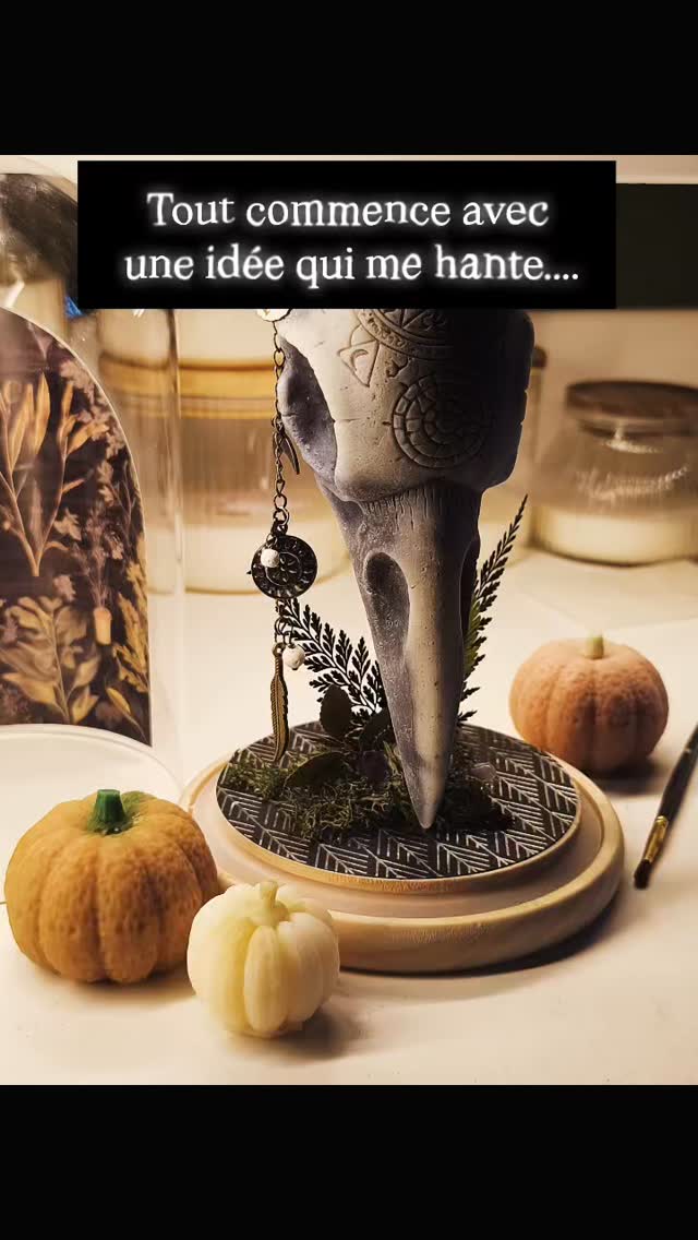 🎃 Je crée avec mes mains et mes tripes.
Bougies & créations qui sentent fort la magie.
#HalloweenMood #WitchyVibes #PiloCreations #FaitMainAvecAmour