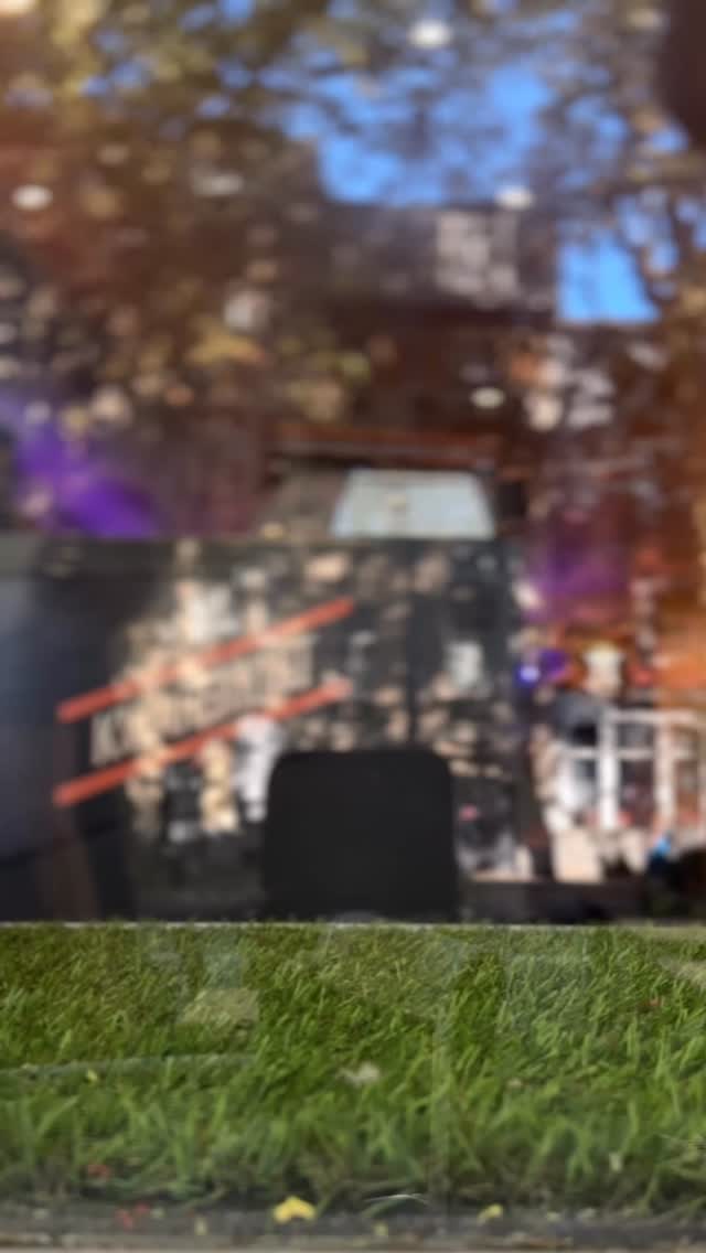 🧀 J-2 mois 🧀
Ça va Welsher sévère les Lillois ! 🤤🔥
Si t’as connu les éditions précédentes…
Imagine tout ça, en mieux et en beaucoup,
Beaucoup,
Beaucoup…
…plus grand 🤩
🚨 Tu veux concourir en tant qu’amateur ou professionnel et préparer ton meilleur Welsh ?
👉 Les inscriptions sont ouvertes sur le site : www.festivalduwelsh.fr
Inscrit toi.
Bisou.
#lillemaville #faisfondrelewelshchef #georgesvlille #concoursinternationalduwelsh2025 #welshfest #teamwelsh #villedelille #garesaintsauveur