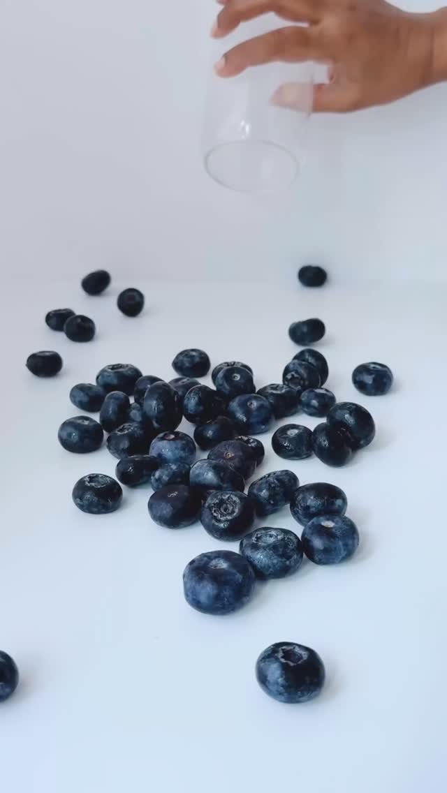 A little floral, a little fruity… and a whole lot of fun 💙
Blueberries aren’t just for pancakes—now they’re on your glass too 😍✨ What do you think of this berry cute, berry sweet glass?
#HandPaintedGlass #BerryCute #DrinkInStyle #BlueberryVibes #BloomAndSip #GlassArt #SipSipHooray #DrinkwareDesign #FunGlassware #ColorfulCreations #BerryBloom #HandmadeWithLove #ArtfulSips #UniqueDrinkware