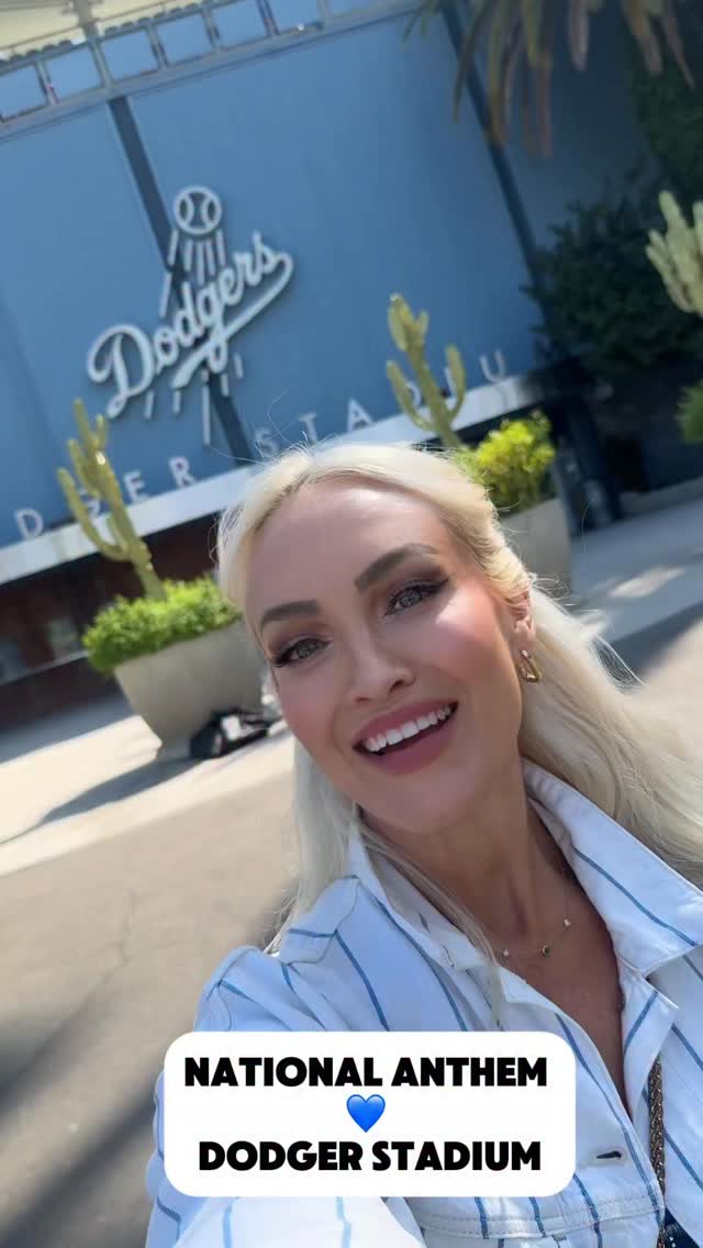 Still smiling from this moment 💙🤍 Thank you @Dodgers for the honor of singing today! What a day!
And as a Baltimore girl… let’s just say my brain glitched when the anthem hit that spot. 😂 Cue my brain: “Wait… where am I??” 😂
💙🤍 Let’s go Dodgers!
#Dodgers #NationalAnthem #DodgerBlue #GameDayVibes #DodgersStadium #DodgerBlue #LADodgers #LosAngelesDodgers #DodgersNation #DodgersGame #DodgersFans #DodgerFamily #DodgersWin
#NationalAnthem #AnthemSinger #SingerLife #LivePerformance #AnthemTime #StarSpangledBanner
#MLB #MLBGameDay #MajorLeagueBaseball #BaseballLife #BaseballFans #BaseballLove
#LosAngeles #LAEvents #LAArts #LAMusic #Hollywood #LetsGoDodgers