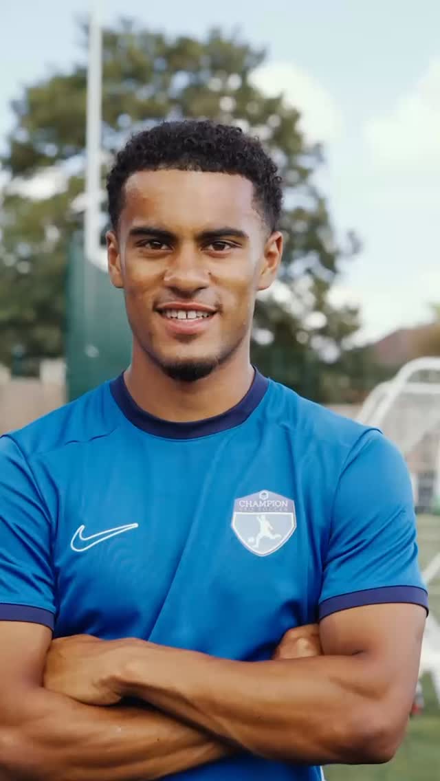 📣 COACHES.. READY!! 📣(Gladiators voice)
——————
Act natural.. strike a pose 😎
Myself and @coachali.uk too camera shy on this occasion apparently @astar.visuals 🤣