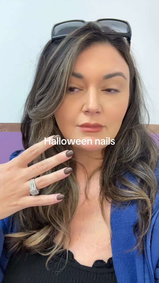 My girl Sadees at @pretttyandpainted kills it every time. Obsessed with these spooky nails for Halloween. #nailarr #halloweennails #halloween #nailtransition #nails💅