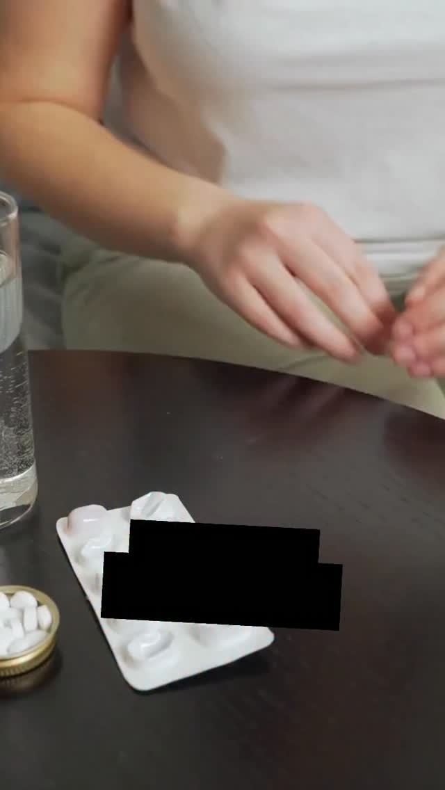 Paracetamol!
Let’s revisit this commonly taken analgesic, which despite what may be advised IS SAFE IN PREGNANCY without the risk of Austism.
Get up to speed with the key points with paracetamol dosing, selling and issues with overdose.
Are you aware of the MHRA alert with paracetamol surrounding dosing in patients with a body weight of <50%, this is a really important point to note, especially if you are working with elderly or frail patients!
Give this a share and a save if you found it helpful!
#pharmacy #pharmacist #foundationpharmacist #pharmacytraining #clinicalpharmacy #reels #explorepage #pharmacyschool #mpharm #pharmd #pharmacology #pharmacologyrevision #foundationdoctor #GPregistrar #GPTraining #pharmacologyschool #revisepharmacology #preregistration #foundationtraining #nursetraining #nursestudent #pharmacystudent #medicinestudent #pharmacyquiz
#futurepharmacist #studentpharmacist #meded