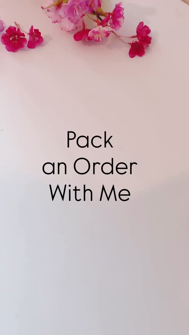 Dispatched-Delivered-Delighted!
Nothing makes me happier than seeing my glasses find their forever homes 💕 Shipped this one out last week, and the sweet review truly made my day! (See story to read the review) Thank you for supporting handmade ✨
#SeptemberMagic #HandpaintedGlass #GlassArt #StainedGlassInspired #EtsySeller #MadeWithLove #TexasArtist #ArtisanGlassware #GlassDesign #HomeBarDecor #WineGlassArt #ColorfulGlassware #FunctionalArt #greatgifts