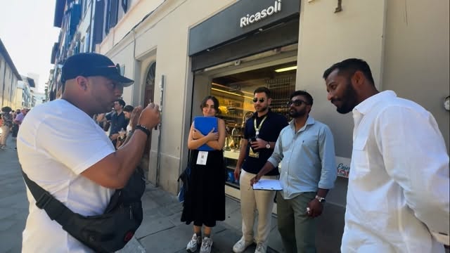 A little magic while waiting to see michelangelo’s David in Florence. Thanks to @heathernicole8512 for filming yet again. #magic #magician #florence