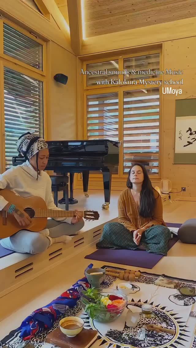Ancestral sounds & medicine Music with Kalokura Mystery school
Equinox Retreat for Women l Switzerland 🇨🇭
☀️ This equinox was also aligned with a solar eclipse. So great inner pause, the release of something and the rebirth of something else.
✨️ Sacred times are moments for being instead of doing. There are no rituals or manifestation to be done. Better to rest, gather in community, connect through artistic and feminine expressions and RECEIVE what the portal has to whisper to us.
💙 Music as medicine is one of the foundation of Kalolura Mystery School. Inviting all to find your voice, free your expression, remember how sound and vibration heal and generate joy, security and harmony within oneself and within a group or community.
🍂Changing seasons is a pause in time. An invitation to observe Nature and let our body, our cells, our mind adjust to the movement of life on earth. Our body is a reflection of the greater organism of Mother Earth. Therefore to know how to be healthy and live in harmony, we must observe earth and slow down enough for our somatic and cellular intelligence to adjust accordingly.
🌹 We look forward to share more healing and restorative spaces for Women during such times and cyclical portals so that we can re-learn to rest, receive and awaken the feminine wisdom within.