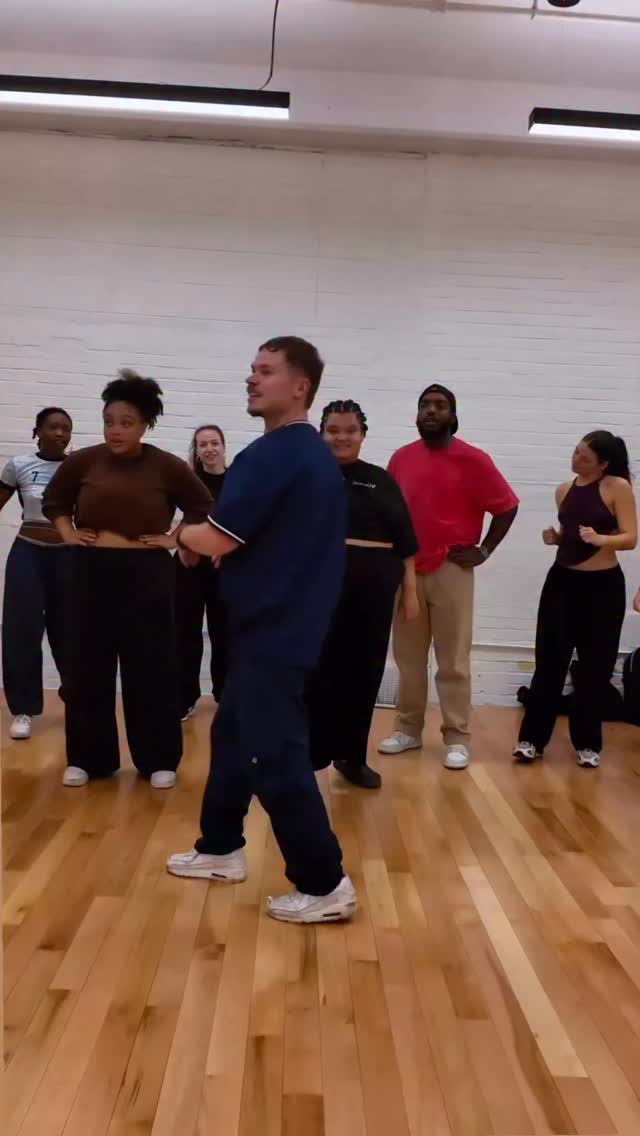 UpliftFriday is upon us @krank____ doing @krank____ things .. see you tonight 🤗
Int / Adv : 7 to 8 ish pm 😉
🎶 Manzi nte - @djmaphorisa @tylericu & more
#uplift514 #upliftfriday #dancefirstthinklater