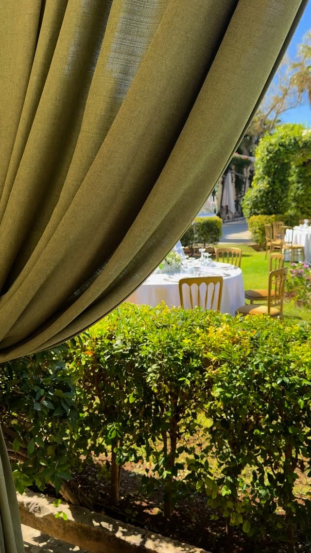 If you could choose the weather for a wedding, it would be today’s ☀️ This afternoon’s wedding set up matches this glorious day ☀️