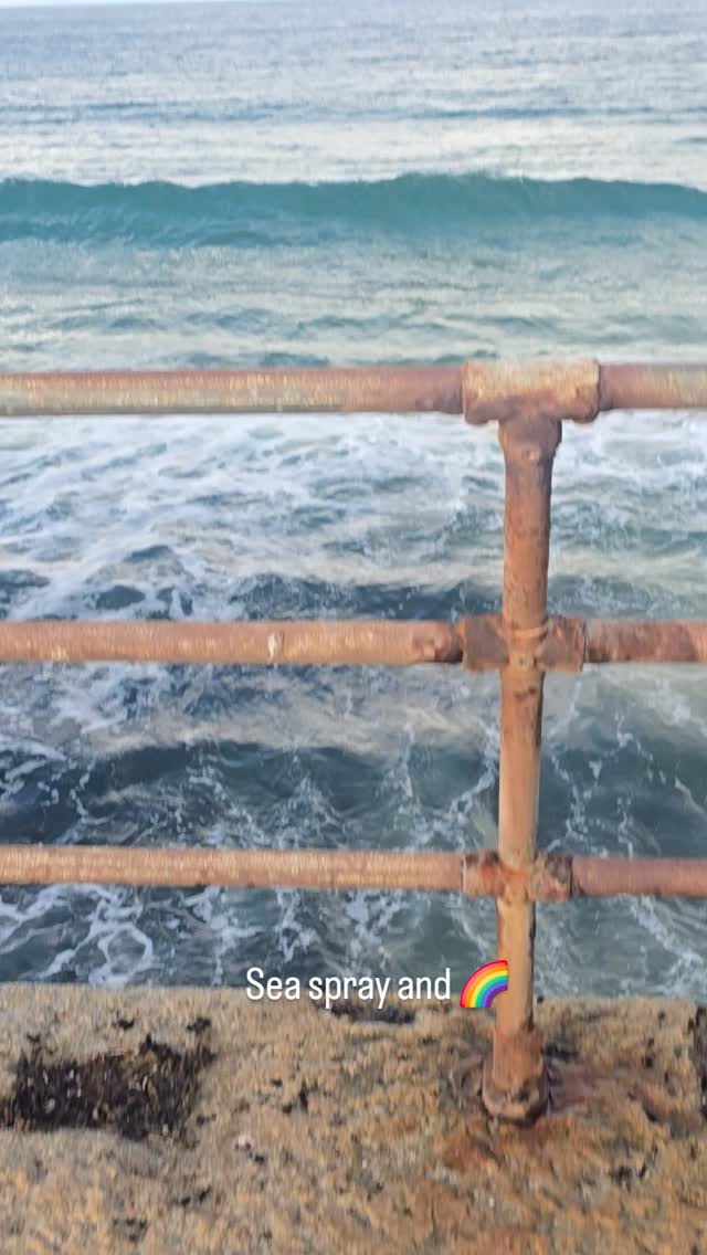 It was such a lovely walk this morning before I went to the studio. Sea spray and a rainbow, perfect way to start the day 🌊🌈
#jerseyci #seaspray #rainbow🌈 #InspiredByNature