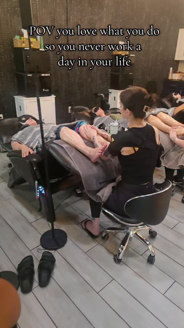 We are a FULL SERVICE Salon and Spa!! Here are some of the services we offer...
✨️Zero Gravity Pedicures
✨️Hair color/cuts/perms/extensions
✨️Skincare
✨️Head Spa
✨️Lashes/waxing/lamination/tint
✨️Natural nails/hard and soft gel
✨️Massage/Body Treatments
www.evolvesalonandspaaz.com for full menu. Call to schedule!