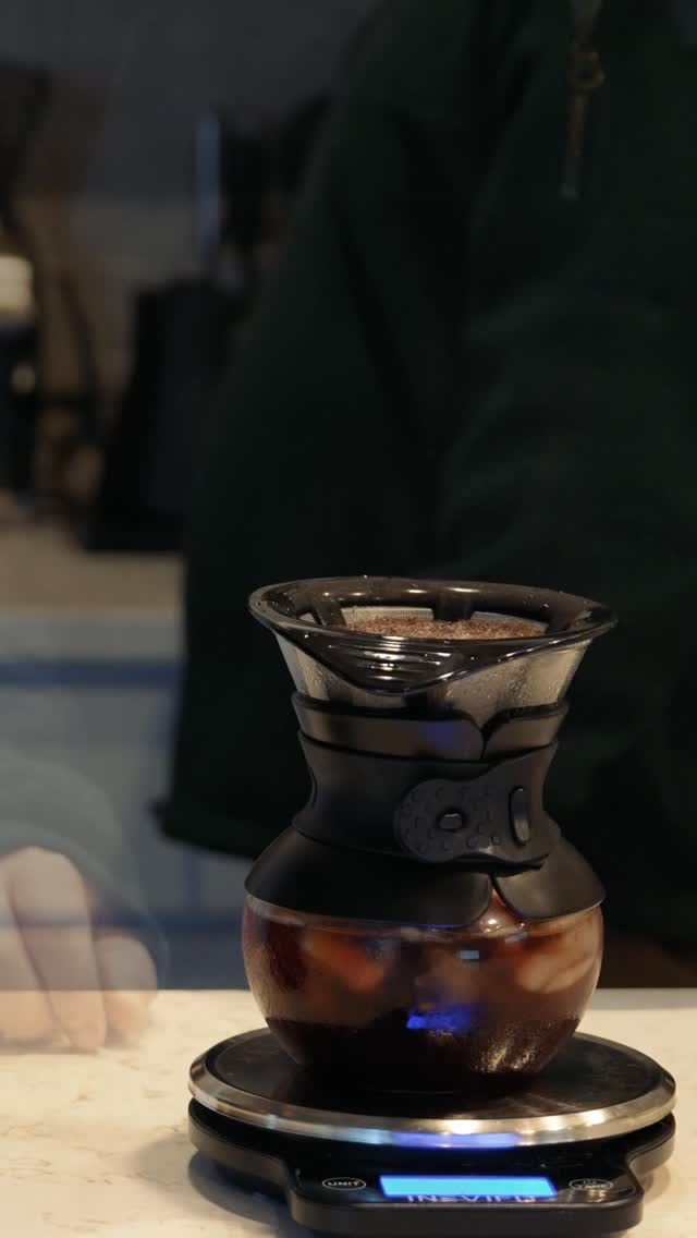 Loving the El Salvadoran Bourbon lately, a great coffee to the welcome autumn season ☕️ 🍂 .
.
.
.
.
.
.
.
.
.
.
.
.
#Flash brew #coffee #pnw #wa #coffeecoffeecoffee #coffeegram #coffeelovers