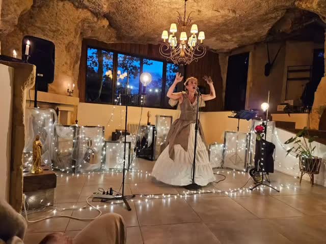 Soutenez le projet « Madame Paule à Avignon » en participant à notre campagne participative !
Support our “Madame Paule in Avignon” project by donating to our crowdfunding! ✨🎶💕
LINK IN BIO 🙏
#avignon #idealsthéâtre #spectaclevivant #crowdfunding #soutien #supportartists #thankyou #merci #artist #artmatters #culture