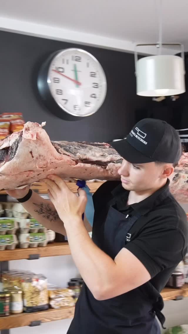 Another part of breaking down our rib of beef… spreading the rump and the loin 👀😮💨
Who’s coming to get their Friday night steaks tomorrow? 🥩
#foodies #stayhungrywokingham #meatlovers #meatilicious #butcher #localbusiness #butchersofinstagram #wokinghambutcher