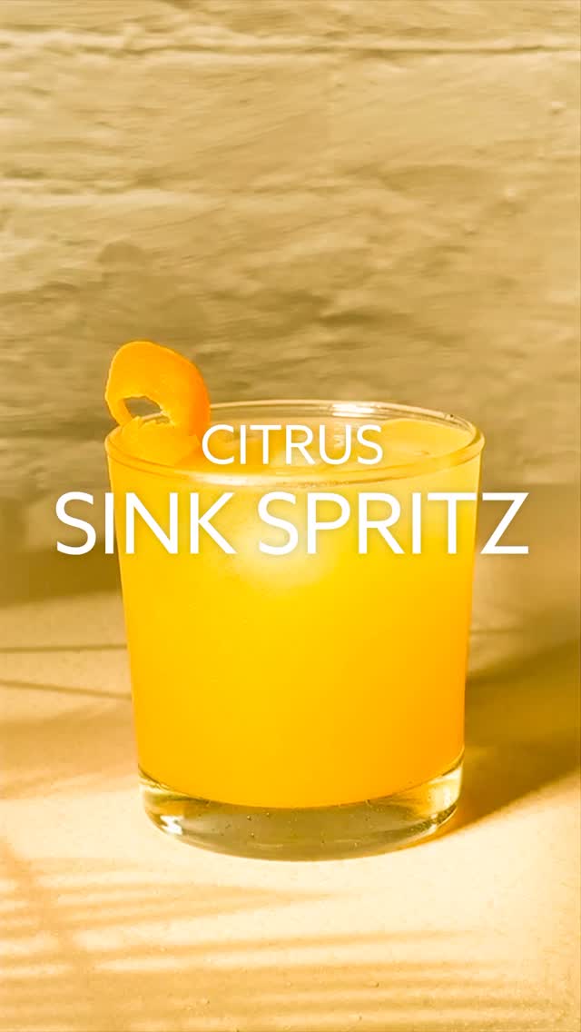 ✨ Citrus Sink Spritz ✨
Weekend sipping doesn’t get easier than this — fresh citrus, a splash of fizz, and done. No brainer 🍊✨
🌿 You’ll need
– 2 oz fresh orange juice
– 1 oz gin
– ½ oz honey syrup
– Soda water
– Ice
✨ How-to
Shake orange juice, gin, and honey syrup with ice → strain into a glass over fresh ice → top with soda → stir gently → garnish with an orange peel (or keep it simple).
Bright, zesty, and sparkling — the easiest sip you’ll make all weekend.
👉 Save this recipe for when you want something quick + refreshing!
💬 What’s your go-to “no brainer” drink? 👇
#TheCasualSipper #Cocktails #CocktailRecipes #EasyCocktails #HomeBartender #DrinkRecipes #HappyHour #WeekendVibes #gincocktails #citrus