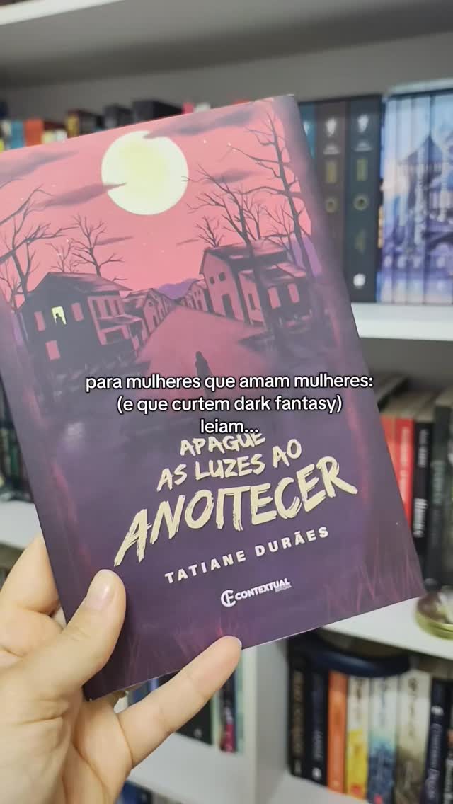 Apague as Luzes ao Anoitecer é uma fantasia sombria cheia de mistérios e suspense. Curtinha, tem 112 páginas, da para ler numa tarde e está disponível no KU.