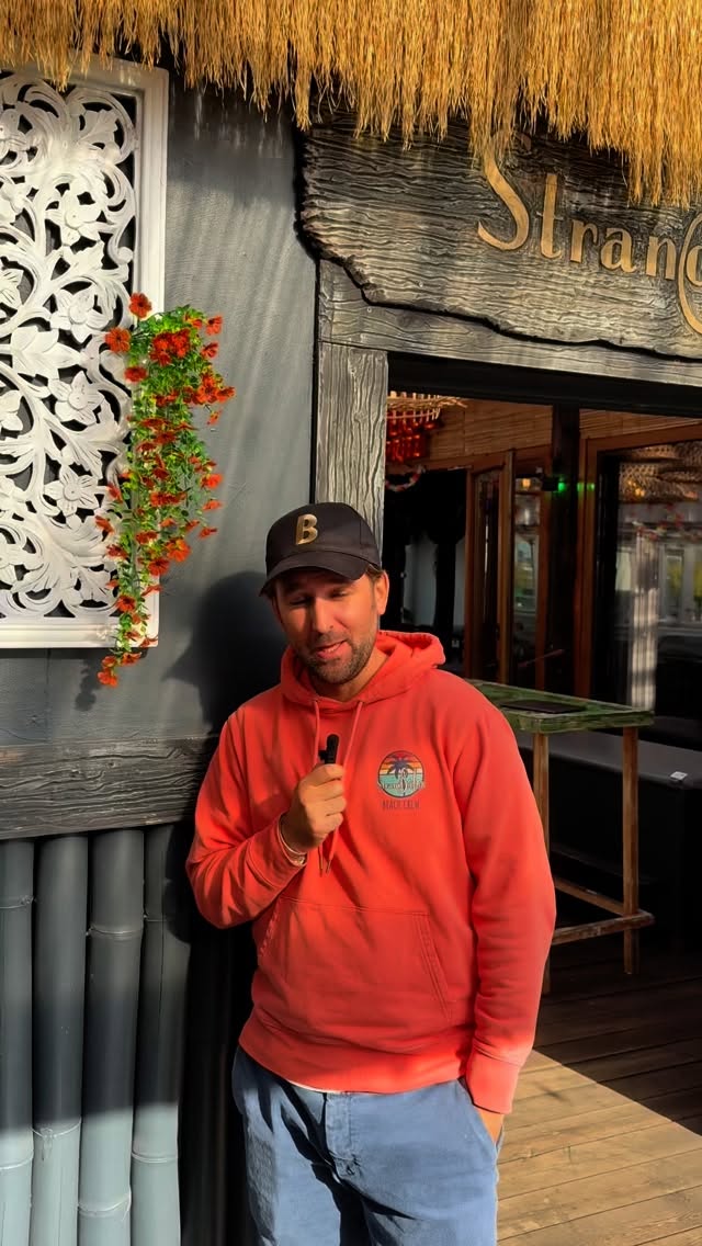 🌴 Danke Lübeck! 🌴
Eine großartige Saison 2025 liegt hinter uns und das haben wir EUCH zu verdanken! 🙌☀️
Ab Ende September legen wir im Tagesgeschäft eine Pause ein. Doch keine Sorge: Die Partys und Events im Strandsalon gehen natürlich weiter! 🎶✨
Wir freuen uns schon jetzt auf eine legendäre Saison 2026 mit euch und glaubt uns, da warten einige Überraschungen auf euch. 😉💥
Bleibt dran, tanzt mit uns durch den Herbst und Winter und macht euch bereit für ein neues Sommermärchen am Strand! 🌊💛
#StrandsalonLübeck #Danke2025 #Sommerliebe