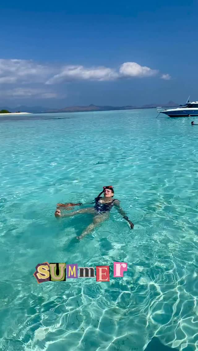 It’s been one of the most stressful summers but this video manages to successfully hide it.
#summer #travel #summerrecap #sᴜᴍᴍᴇʀ2025
