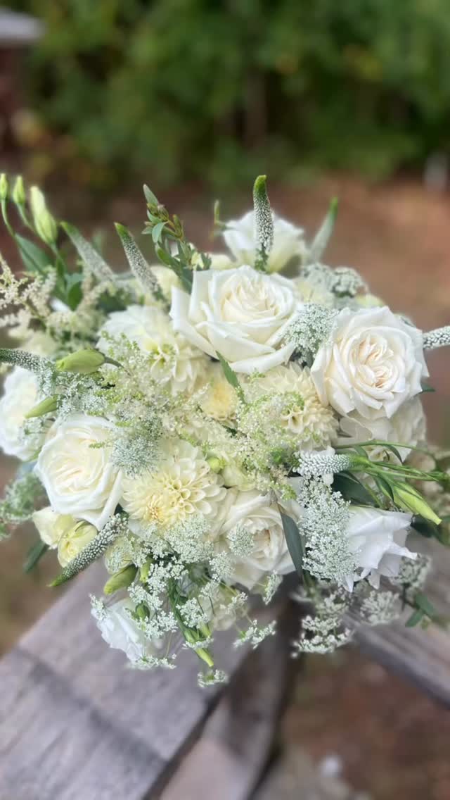 The beautiful Hannah Mitchell walked thru a little rain today for her love @thefarmevents