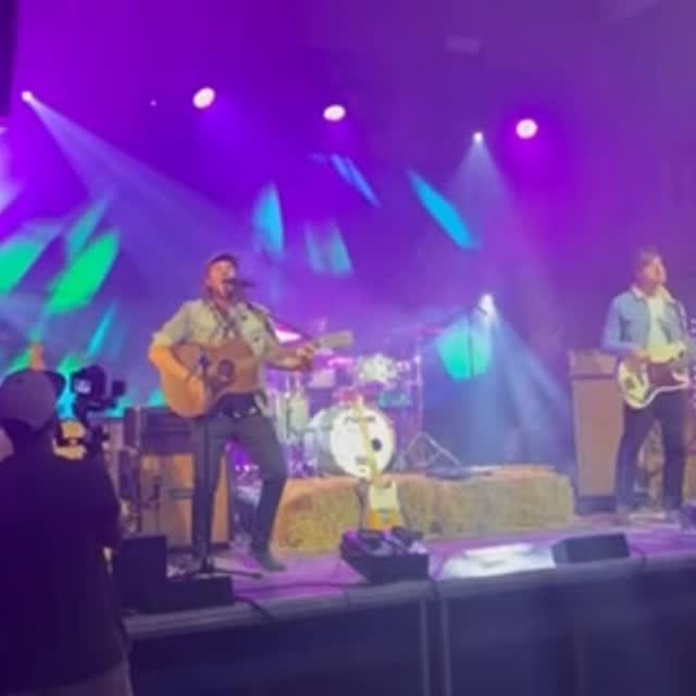 Some BTS for some content creation for my ‘other job’ - function band musician.
Did some bits of recording & mixing on this too.