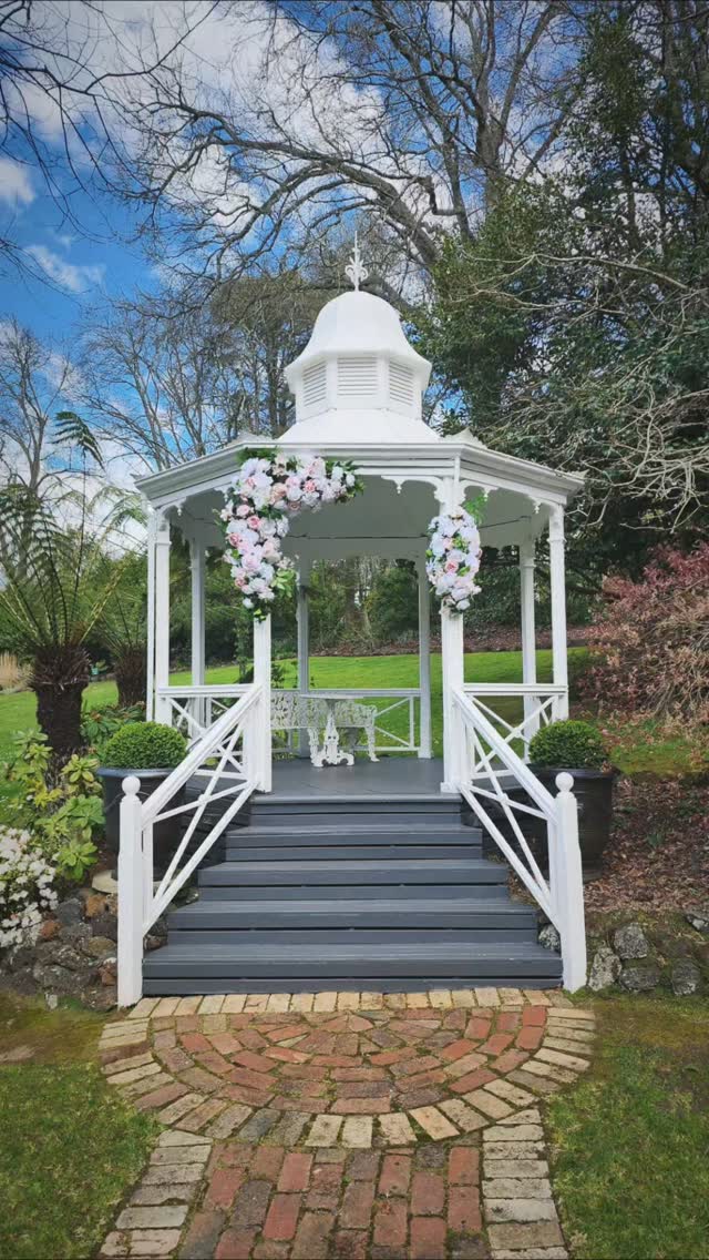 When your wedding starts with a 2.2m tall statement sign, you know it’s going to be unforgettable. ✨🌸
Melissa & Jason’s day at Nathania Springs was styled with love and detail. 🤍 Their custom welcome sign — designed and made by me, using our backdrops, with custom printed decals, draping, and finishing touches — set the perfect tone for their celebration. From the gazebo blooms to the elegant head table garland, everything was created to feel personal and timeless.
Always a pleasure at Nathania Springs.
Congratulations Melissa & Jason — thank you for trusting me to bring your vision to life. 💍✨
💌 DM me to start planning your own wedding styling, with custom details that truly stand out.
#melbourneweddingflowers #weddingfloristvictoria #fauxweddingflowers #weddingstylingideas #luxuryweddinghire #customweddingflowers #bridalflowersmelbourne #weddingreceptiondecor #weddingceremonystyling #eventfloristmelbourne #yarravalleyweddings #weddingdetailsaustralia #weddinginspirationmelbourne