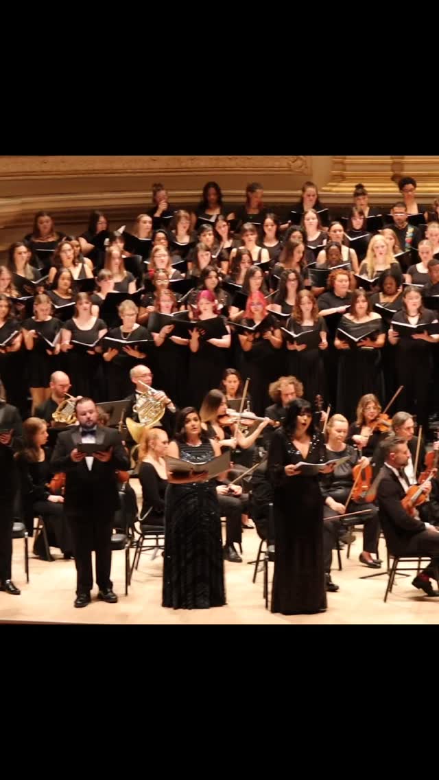 #tbt ✨ to May 11, 2025 at Carnegie Hall, when the world premiere of Xantolo by Julio Morales filled the hall with powerful moments and colorful sounds! 🇲🇽🎶
Under the baton of Frank Eychaner, the New England Symphonic Ensemble, soloists Elaine Alvarez, Laurel Semerdjian, Taylor P. Comstock, and Andrew Manea joined forces with an extraordinary chorus of singers from México, Coro Estomino, Tijuana, Centennial High School Schola Cantorum, University of Central Arkansas Concert Choir, University of Nebraska–Kearney Concert Choir, Viterbo Choral Arts, and Yelm High School Chamber Choir.
#WorldPremiere #CarnegieHall #ChoralMusic #ConductorSpotlight #ComposerSpotlight #OntheMAP2025 #MAP2025