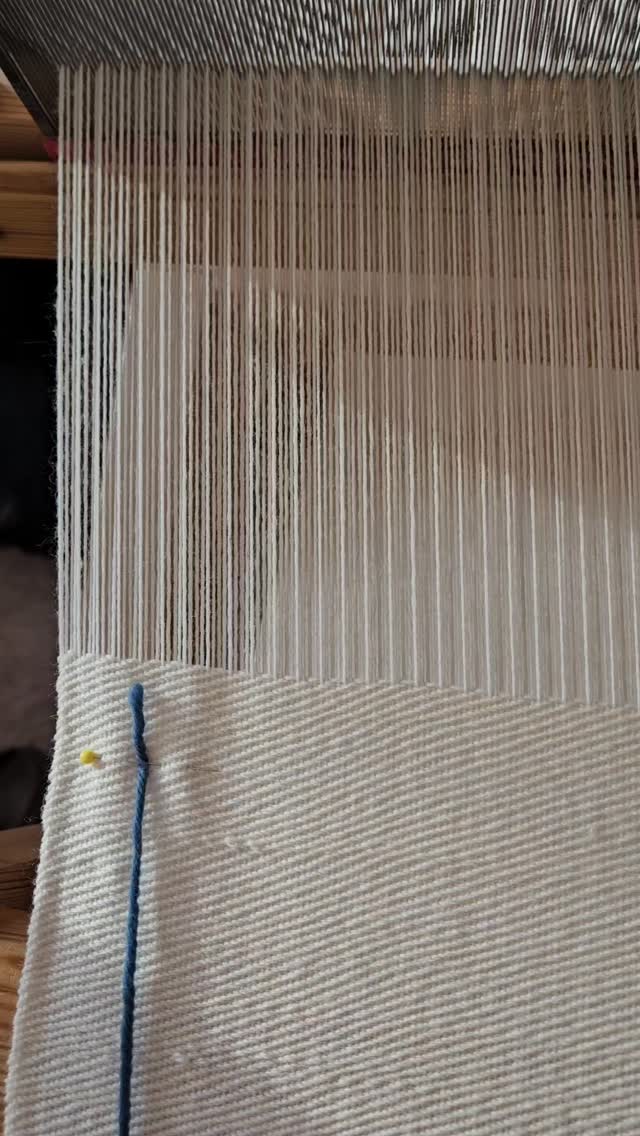 Cutting the fabric off is the scariest part! 4 yards woven for the client, though! Now to wash and full it and let it line dry before sending it off.
.
#fiberartist #weavingprocess #horsenroundfiberstudio #smallbusiness #fiberartistsofinstagram #handwoven #handmade #finishedprojectfriday