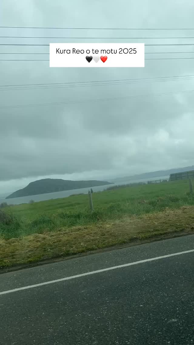 E kakapa ana tōku manawa i te tūmatarau o te reo Māori 🪄✨ My heart is a flutter because of the magic of the Māori language 😍
#amclothes #tereomāori #tereo #māori #reojourney #doitz #haerengareo #kurareo #kurareootemotu