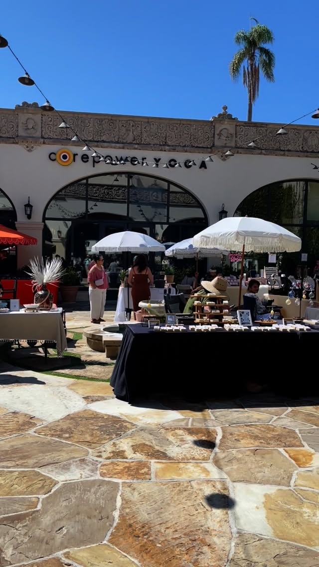 😎 Scarves coming soon!
Last Saturday I checked out the #MosaicMakersMarket organized by @CuratedCollectiveSB at @MosaicLocale to catch the vibe!