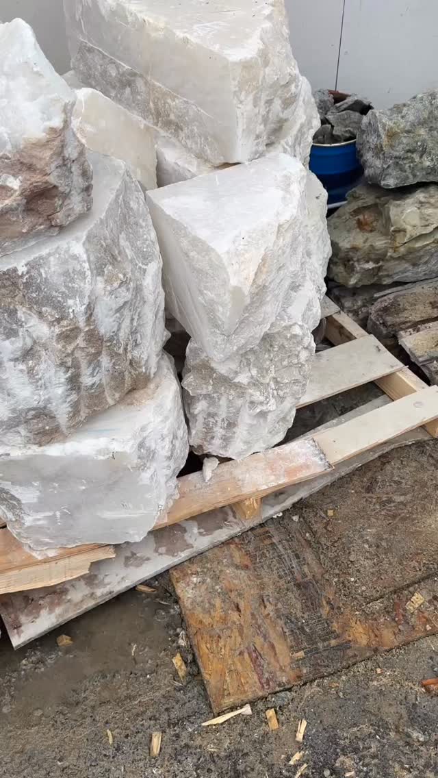 We had the privilege today of meeting and getting to know Randy and Heather Zieber, the dynamic couple behind the awe inspiring lighting at @randyzieber designs. Randy and his studio of artisans turn raw stone into works of illuminated art. Pictures and video do not do these fixtures justice. Now the question is which one do we choose?