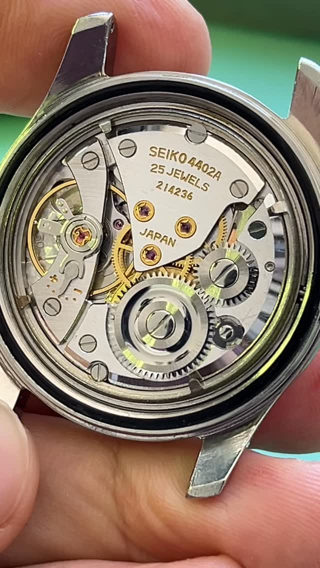 One last look at the beautiful Seiko 4402 movement before the caseback goes on.
The clean lines, thoughtful finishing, and timeless engineering remind us why this caliber is regarded as one of Seiko’s finest.
This King Seiko 4402-8000 will be available tomorrow, along with a couple of other fantastic vintage pieces, over on our website. Stay tuned.
#watchforsale #vintageseiko #watchcollector #kingseiko