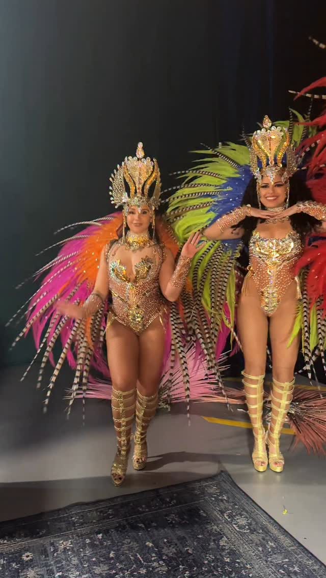 Boa semana BTS at an exquisite corporate event wearing our exclusive Carnaval couture - The Empress, Guerreira and Tropicalia collections. 👑
💎🪽@atelierminadeoro @feliperangel.atelier @sashyajay