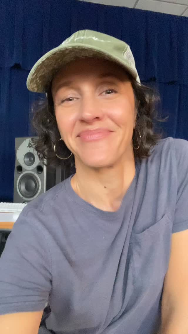 Don’t you love having something FUN AND MEANINGFUL on your calendar to look forward to? I do! That’s why I’ve already blocked off Sept 24-27, 2026 to be out @stonemeadowretreat for another Artist And Songwriters Retreat! 🤓Wanna join me??
Get on the waitlist for the very best rates and first dibs when we open registration Nov 1✨Reply WAITLIST and you’re in.
Let’s make music! 🎶
#nashvillesongwriters #songwritingretreat