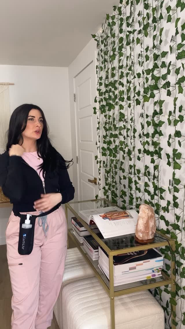 Massothérapie + physiothérapie : le meilleur des deux mondes pour mieux comprendre et gérer vos douleurs 🙌🏻✨
RDV: https://www.massotherapielamaison.com