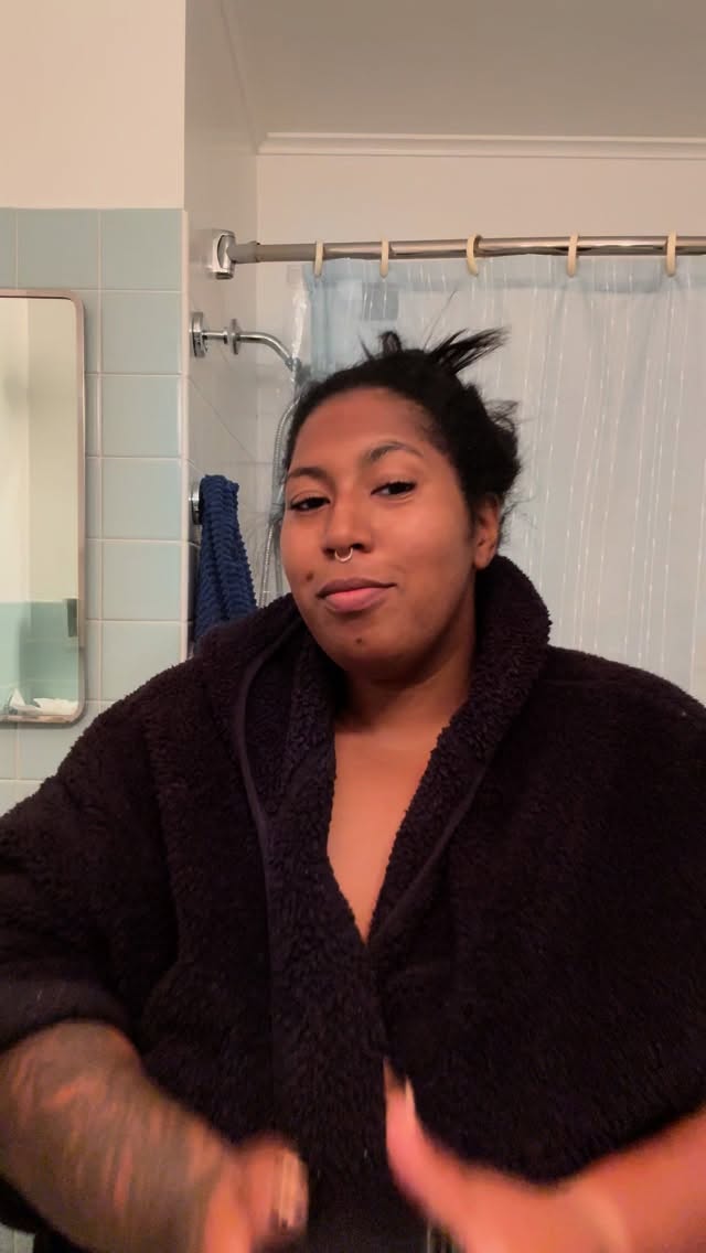 Now that it’s Fall it’s time for silk press season m, which means I have to learn how to extend my presses till my next appointment. Do we think this will turn out well?
#silkpressseason #blackgirlhair #naturalhaircommunity #blackgirlswhoblog #blackgirlblogger #blackgirlbloggers #haircurler #noheathairstyles