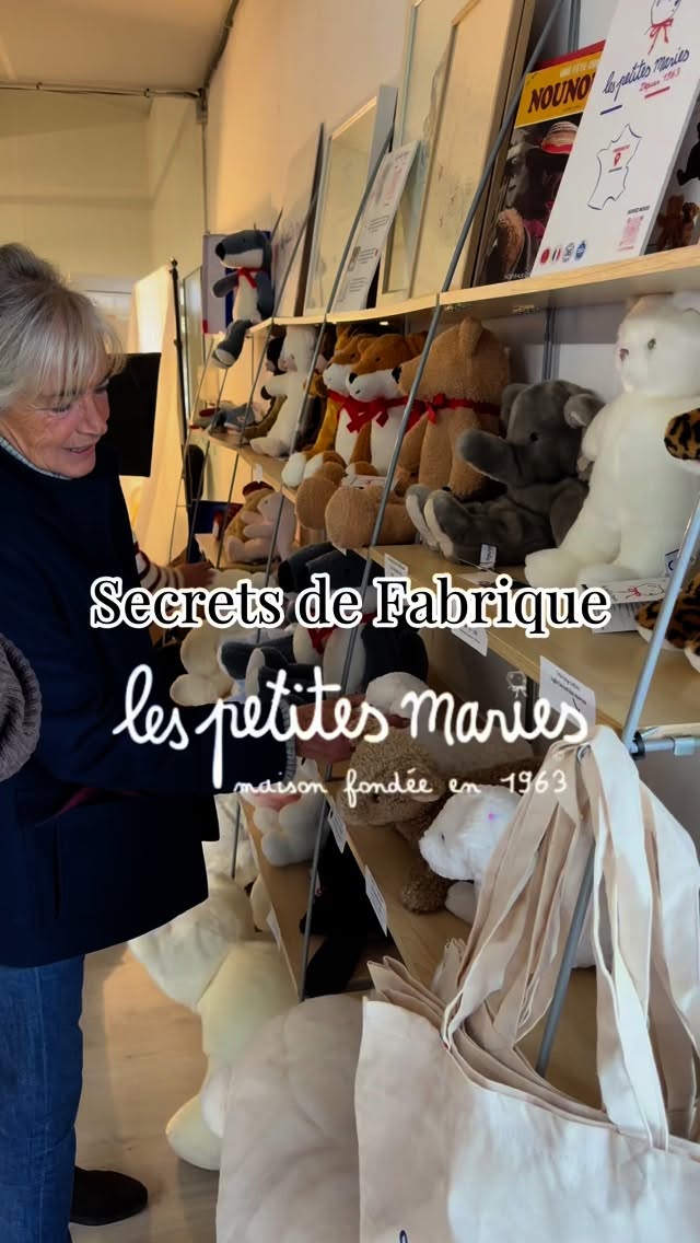 Ce jeudi, dans le cadre de « Secrets de Fabrique », nous avons accueilli une quinzaine de visiteurs pour une immersion douce et authentique ✨
🧸 Découverte de nos ateliers,
🪡 Rencontre avec nos talents
🧵Exploration des matières
📚Partage de notre histoire
Un moment précieux, co organisé avec @indre_en_berry 🤝🏼
#secretsdefabrication #chateauroux #indreenberry #madeinfrance